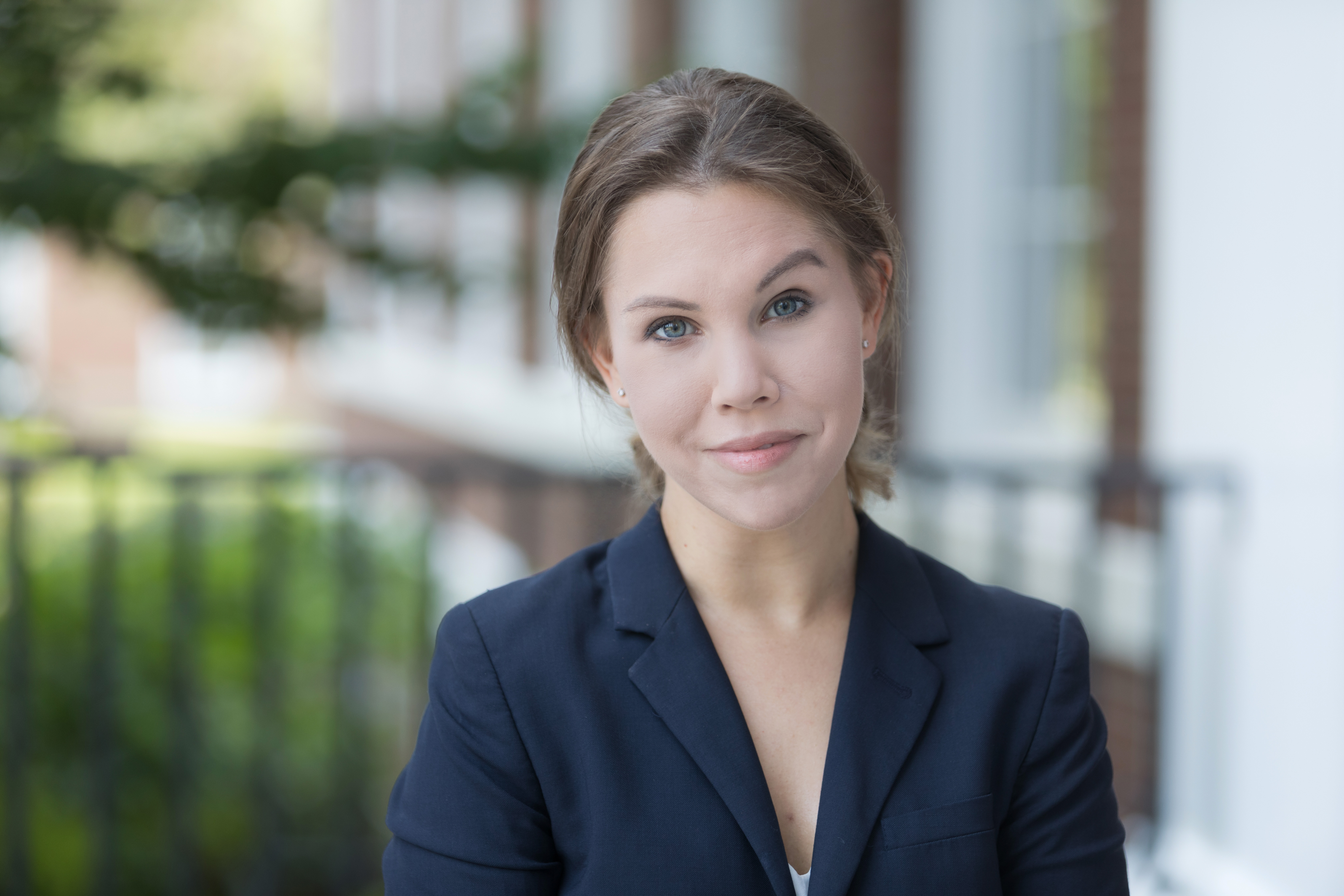 Laura Jakli
